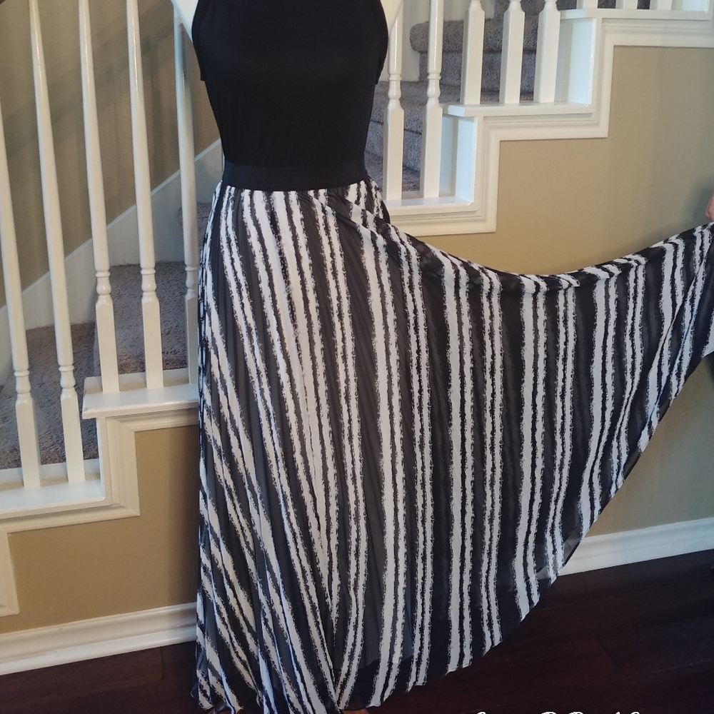 Ann Taylor pleated skirt